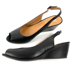 clarks brielle april